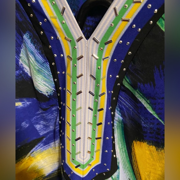 Graphic shirt by JM Collection with metal details at neckline - Picture 3 of 6